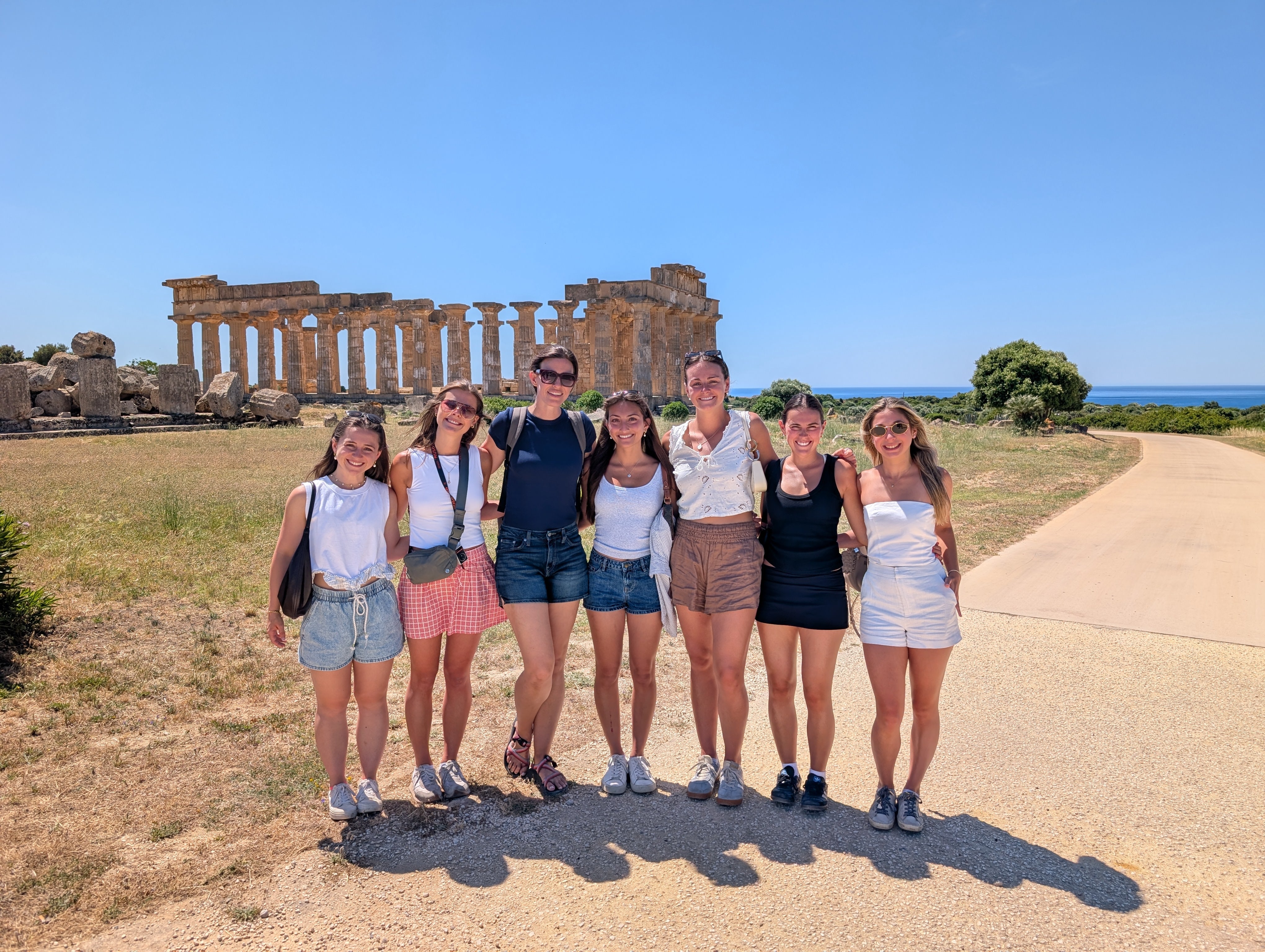 Students in front of Ancient ruins in Italy